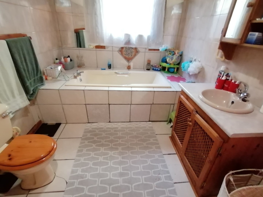 5 Bedroom Property for Sale in Fichardt Park Free State